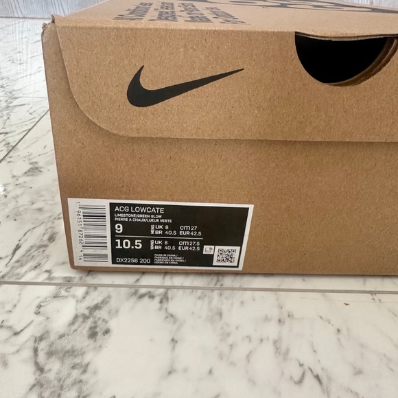 Nike ACG Lowcate Limestone/Green Glow - Men's Size 9 - Picture 11 of 11